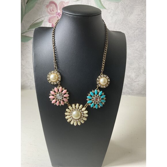 Vintage Style Statement Necklace With Large Flower Pendants In Pink Blue & Cream - Picture 1 of 4